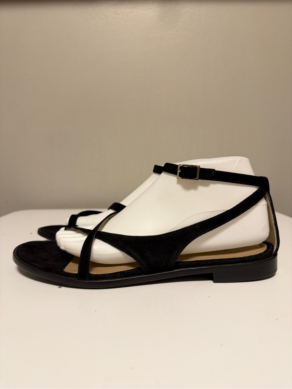 Bruno Magli Crisscross Nubuck Black Leather Gold Buckle Sandals Women’s US 10